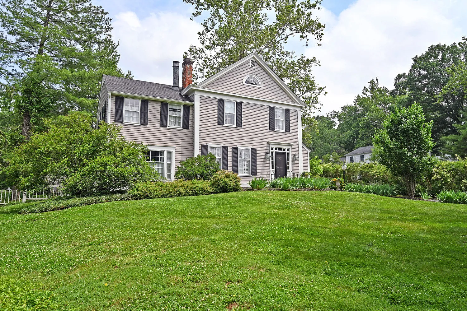 4 bed, 2.5 bath, 2396 sqft, $4,900 — Photo 4
