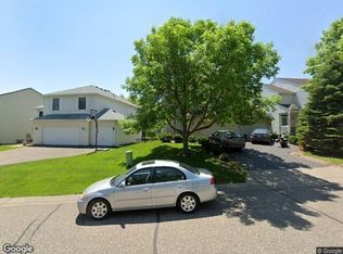 8565 Savanna Oaks Ln, Woodbury, MN 55125