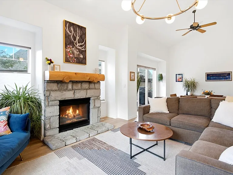 7435 Brook Hollow Loop Rd — Photo 3