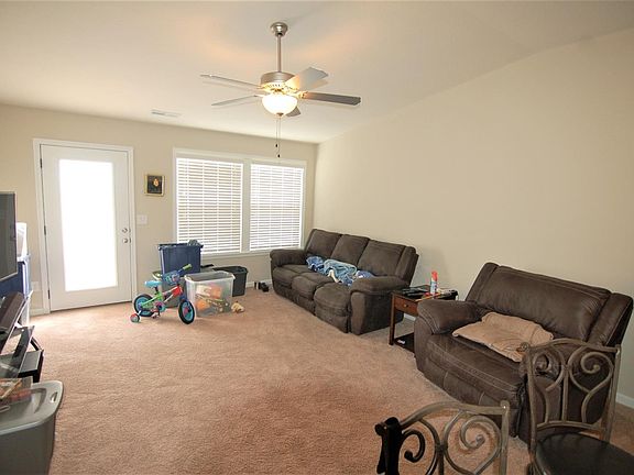 3rd image of 210 Blue Sky Way