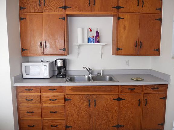 4th image of 608 W 27th St #608
