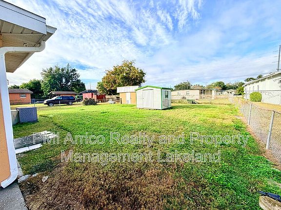 3rd image of 2265 3rd St NE