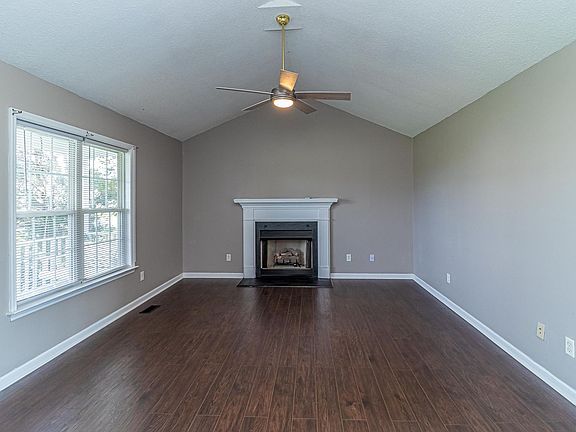 3rd image of 104 Ellington Way