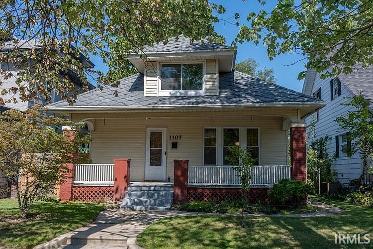1st image of 1107 W Jefferson Blvd