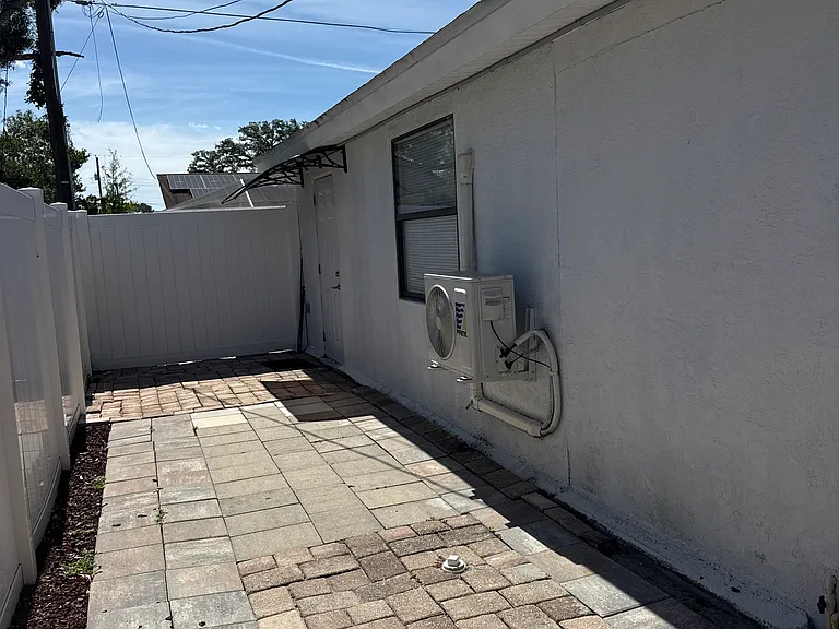 7805 N Jamaica St — Photo 10