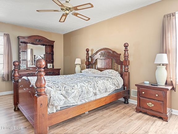 5th image of 2909 Velden Dr