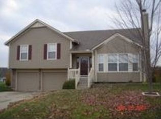 1006 SW Shorthorn Rd, Grain Valley, MO 64029