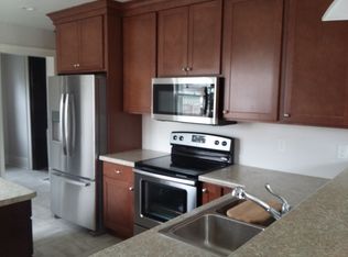 913 N 5th St, Burlington, IA 52601