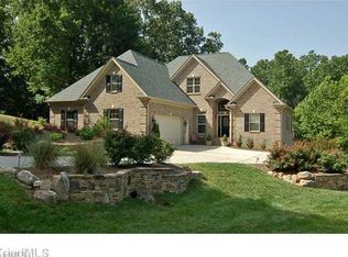 3709 Winged Foot Rd, Greensboro, NC 27410