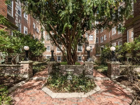 43 Linnaean St #35A, Cambridge, MA 02138