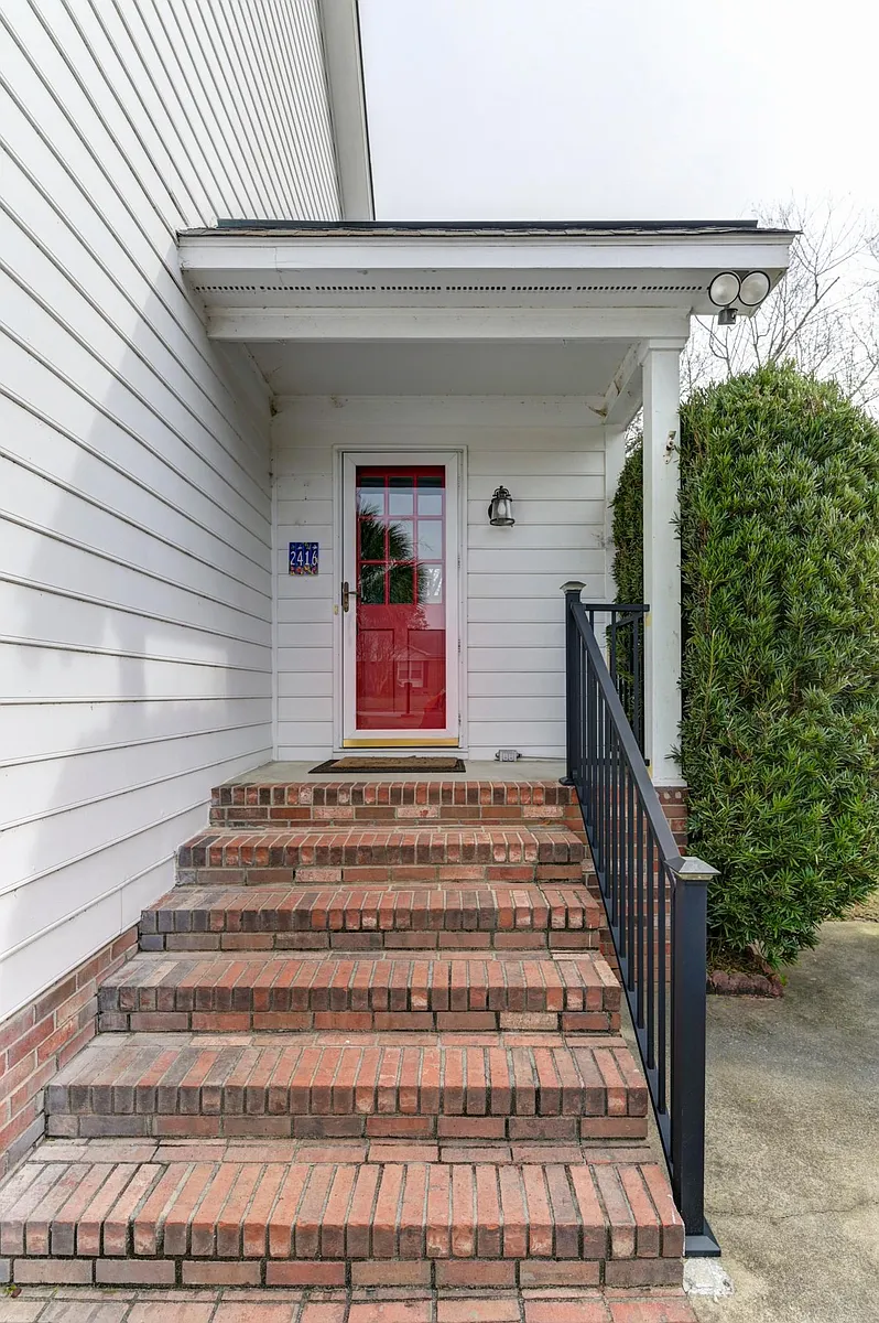 Building Photo - 2416 Bendemeer Dr