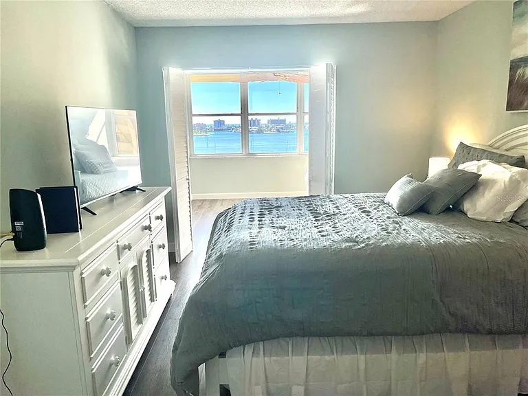 4550 Cove Cir #804 — Photo 13
