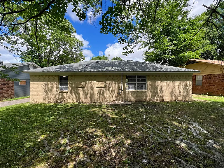 4617 Sumners Wells Rd — Photo 3