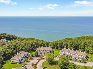 1302 Willow Pond Dr, Riverhead, NY 11901