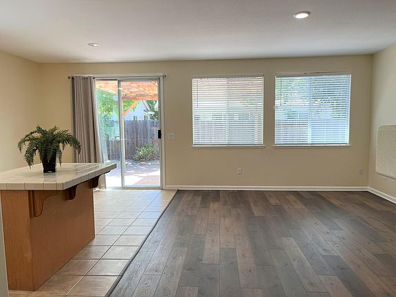 4th image of 2795 Mallard Way