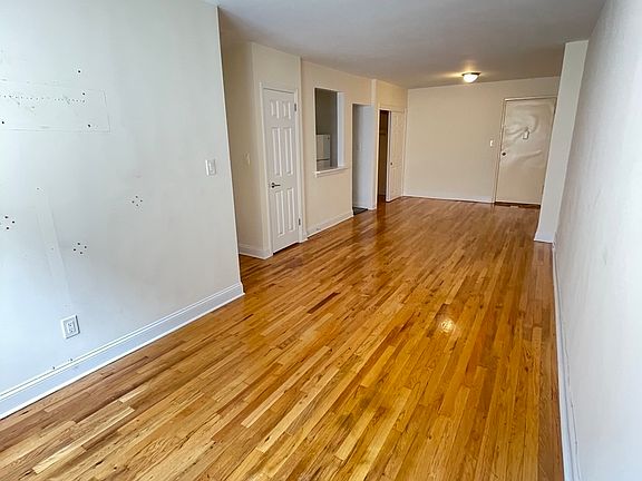 2nd image of 41-12 Elbertson St #5X