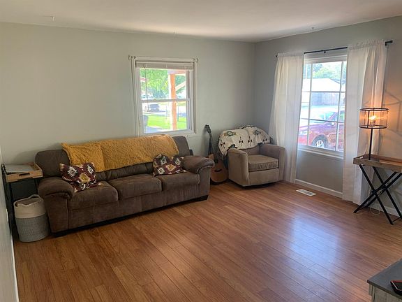 4th image of 364 Westfield Dr