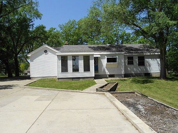 3rd image of 9141 S 83rd Ave