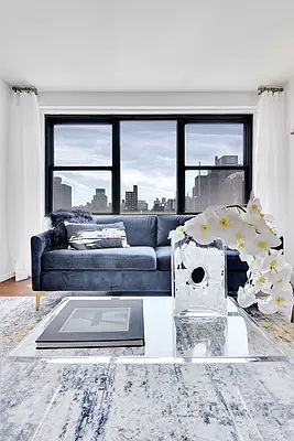 5th image of 200 E 27th St APT 10T
