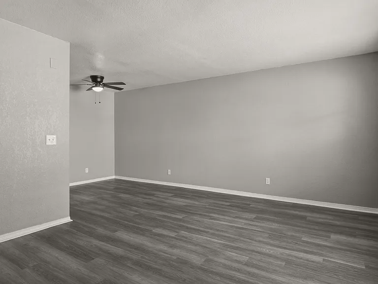Timberwood Apartments — Photo 19