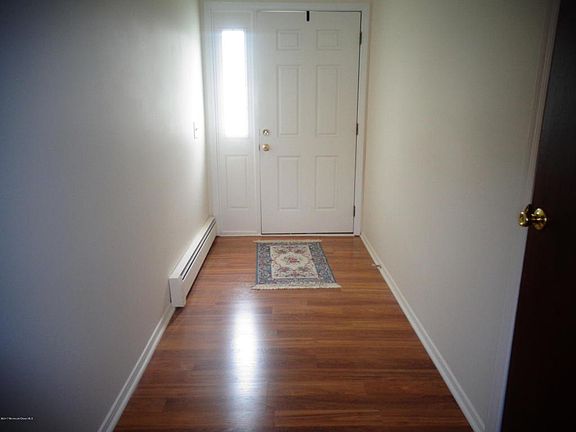 2nd image of 16 Cardiff Ct