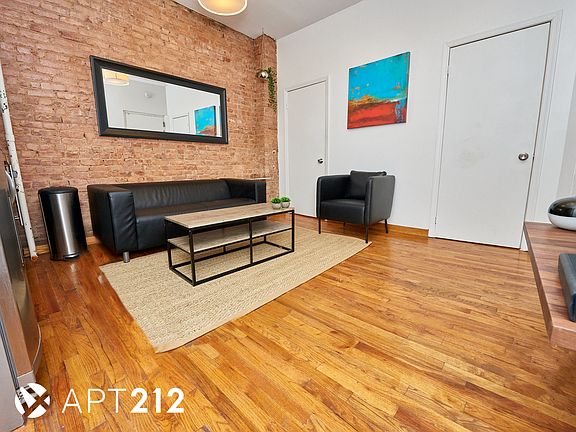 4th image of 174 Elizabeth St APT 1