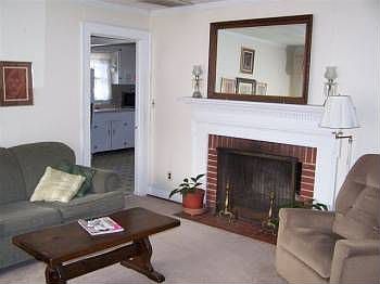 4th image of 702 Walker Ave