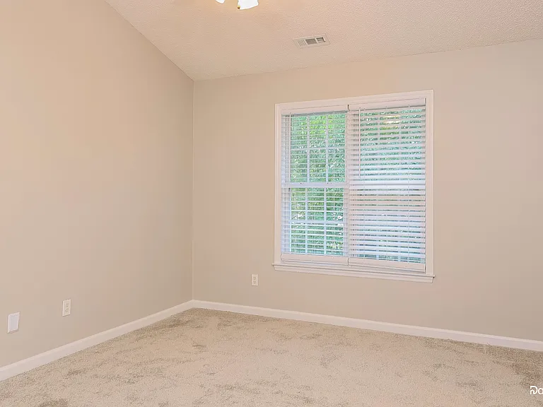 108 Biltmore Dr — Photo 7