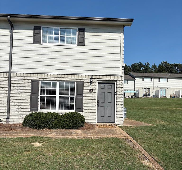 1st image of 1802 Jackson Ave W APT 156