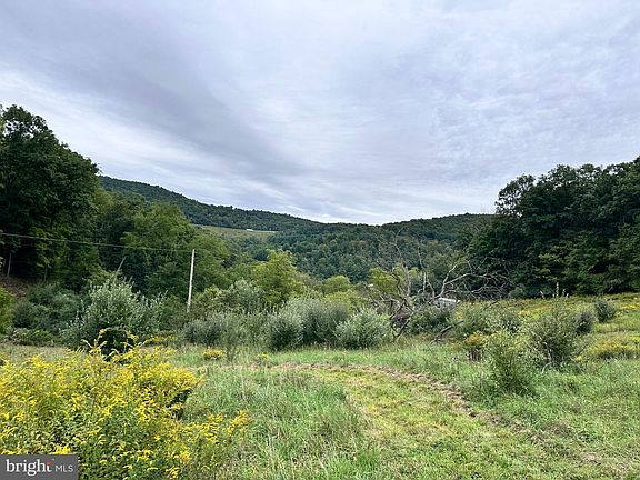 5th image of 2052 Runville Rd