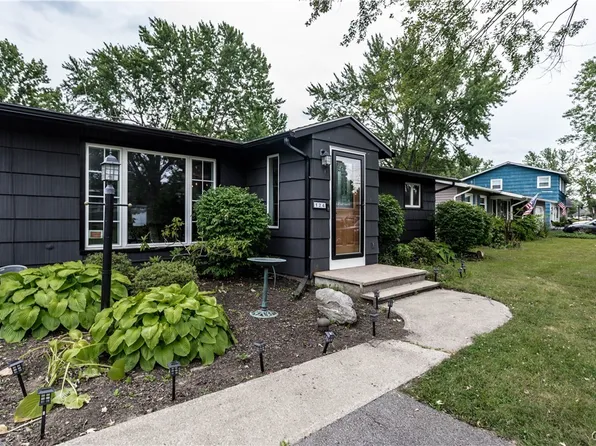 124 Washburn Dr, East Syracuse, NY 13057