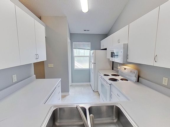5th image of 5326 Park Ave APT C