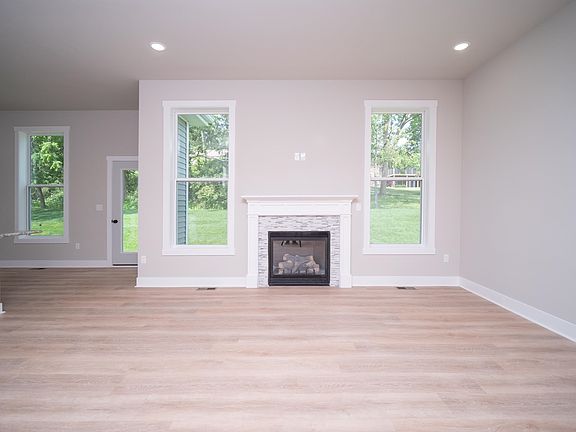 4th image of 9866 Hawks Pointe Trl