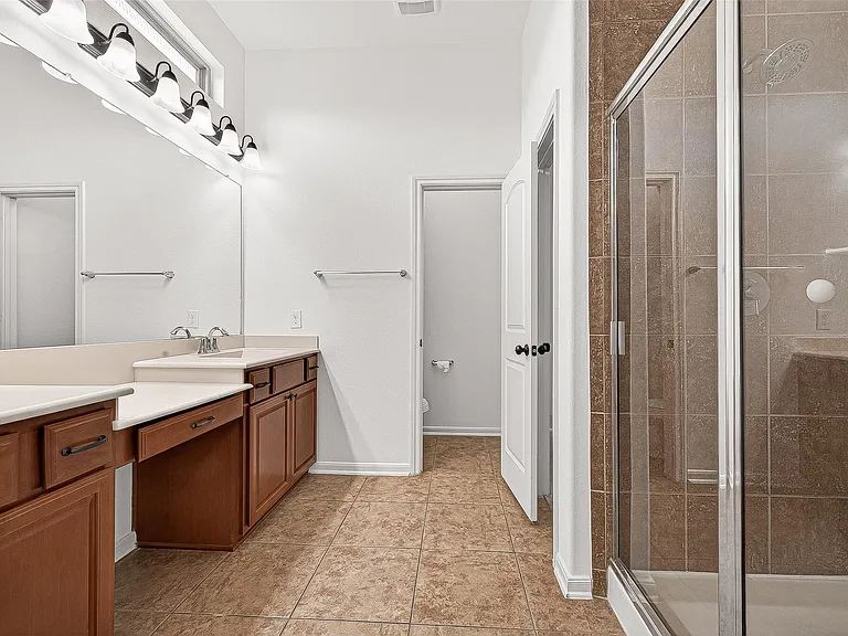 138 S Sawbridge Cir — Photo 28