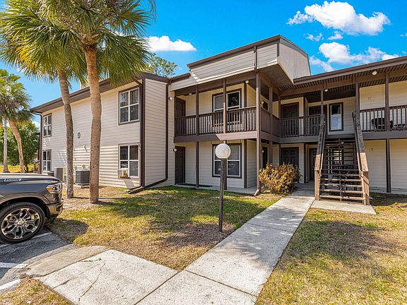 2nd image of 15203 Sandalwood Dr #203