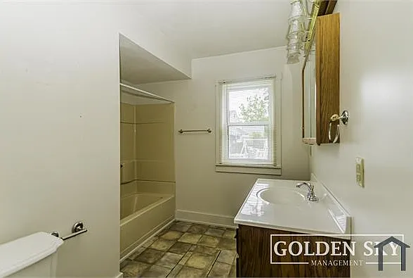 1417 W Memorial Dr #1 — Photo 5