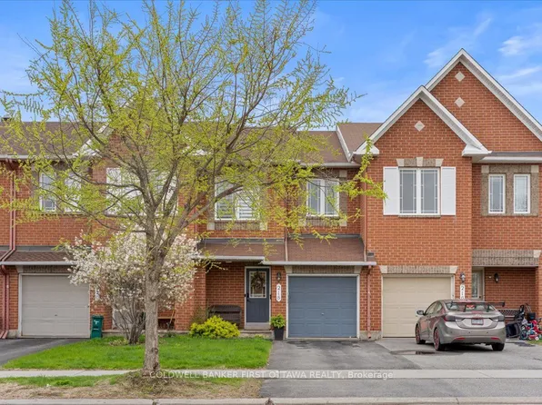 218 Flamborough Way, Ottawa, ON K2W 1G5
