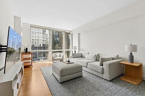 39 E 29th St Photo 1