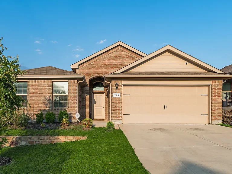 705 Ben Lake Trl — Photo 1
