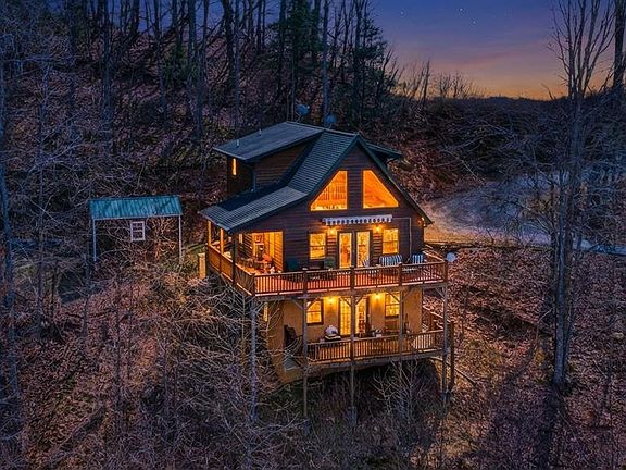 3rd image of 729 Canterbury Rd