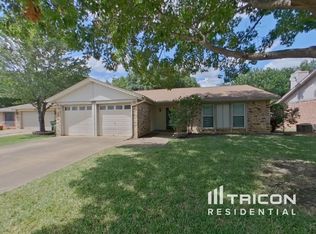 6625 Fair Oaks Dr, Watauga, TX 76148