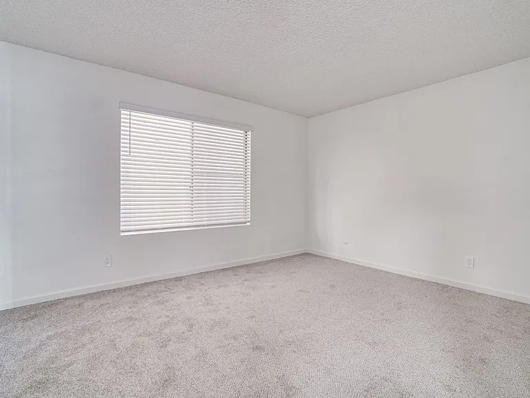 Oak Valley Apartments — Photo 58