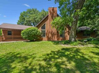 4084 Crest View Rd NE, Solon, IA 52333
