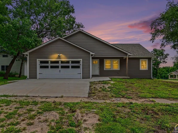 406 Yuba St, Burlington, KS 66839
