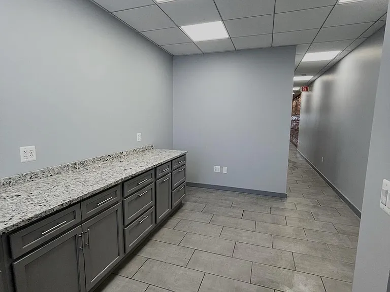 4813 Eastern Ave — Photo 10