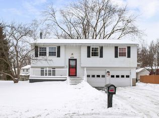4082 Balboa Dr, Liverpool, NY 13090