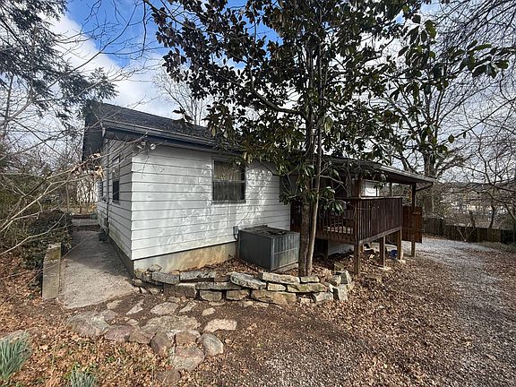 3rd image of 204 E Tennessee Ave