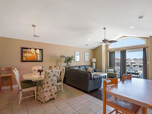 4th image of 430 E 24th Ave #D