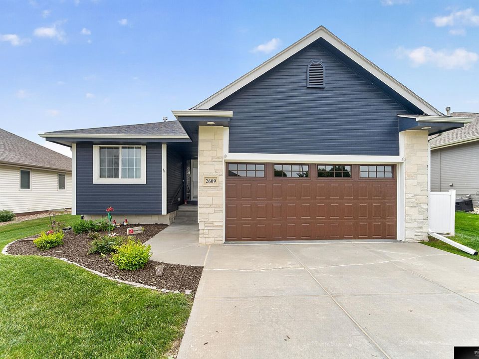 1st image of 2609 Aberdeen Dr