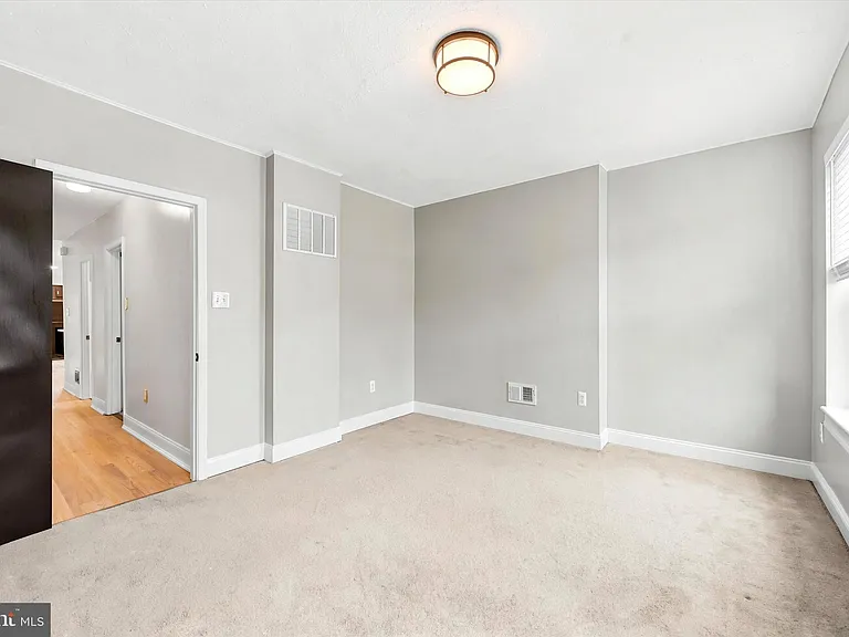 1508 Hancock St — Photo 7